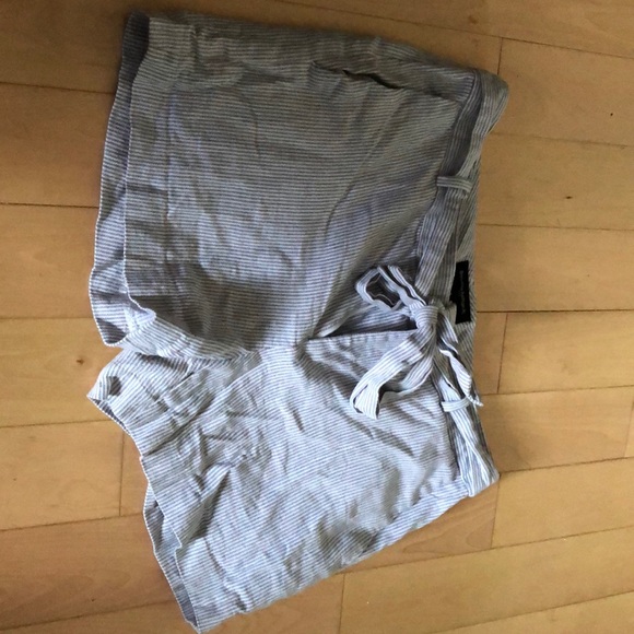 Banana Republic Tie Shorts - Picture 1 of 1